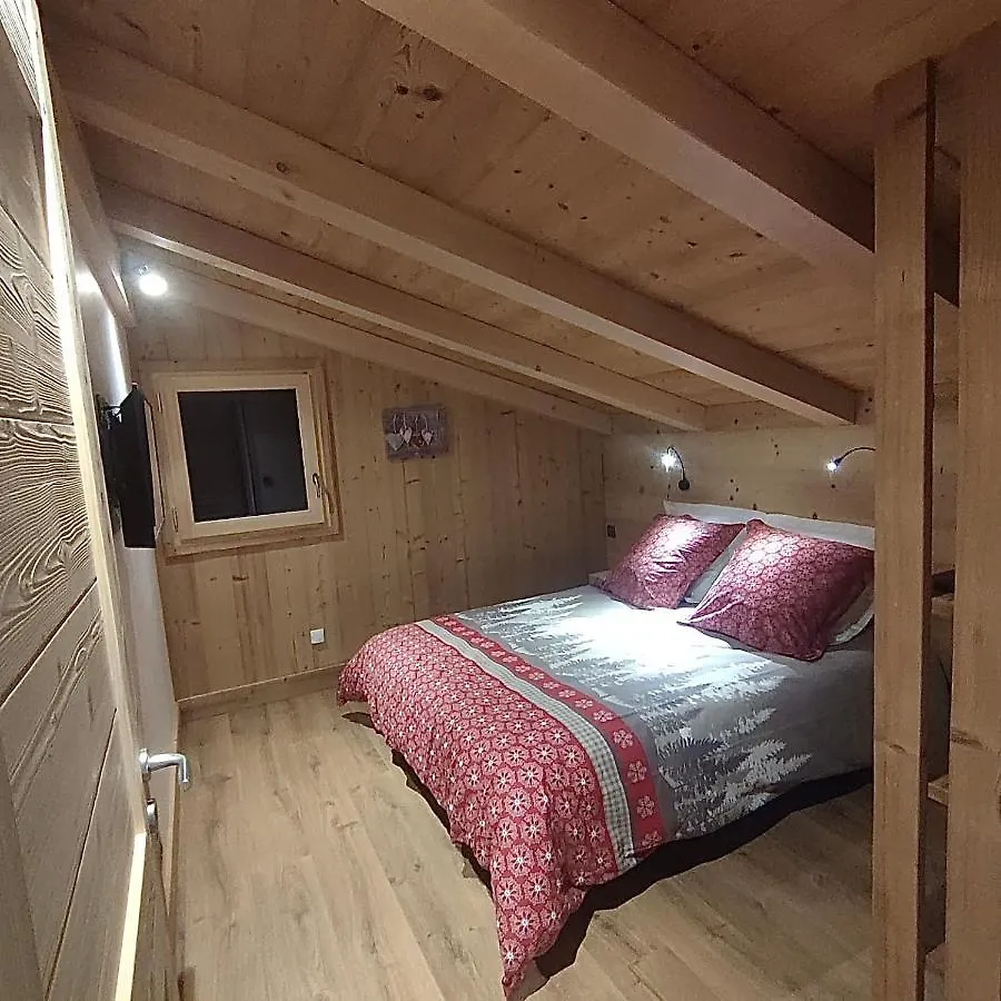 Chalet Neuf Vue Panoramique Sur Le Mont-Blanc コンブルー フランス